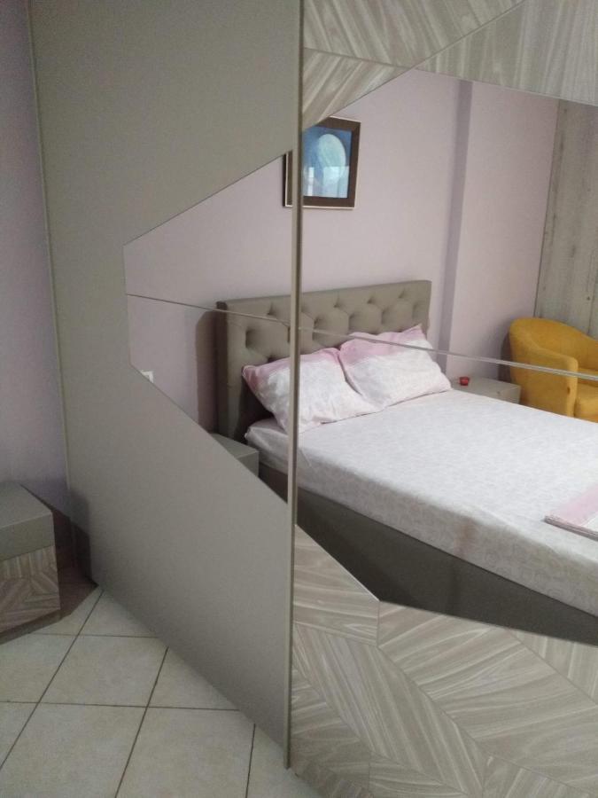 Sarah Appartamento Vlorë Exterior foto